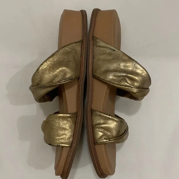 Sofft Ainsworth Slide Sandal Gold Size 7.5 - Picture 6 of 9